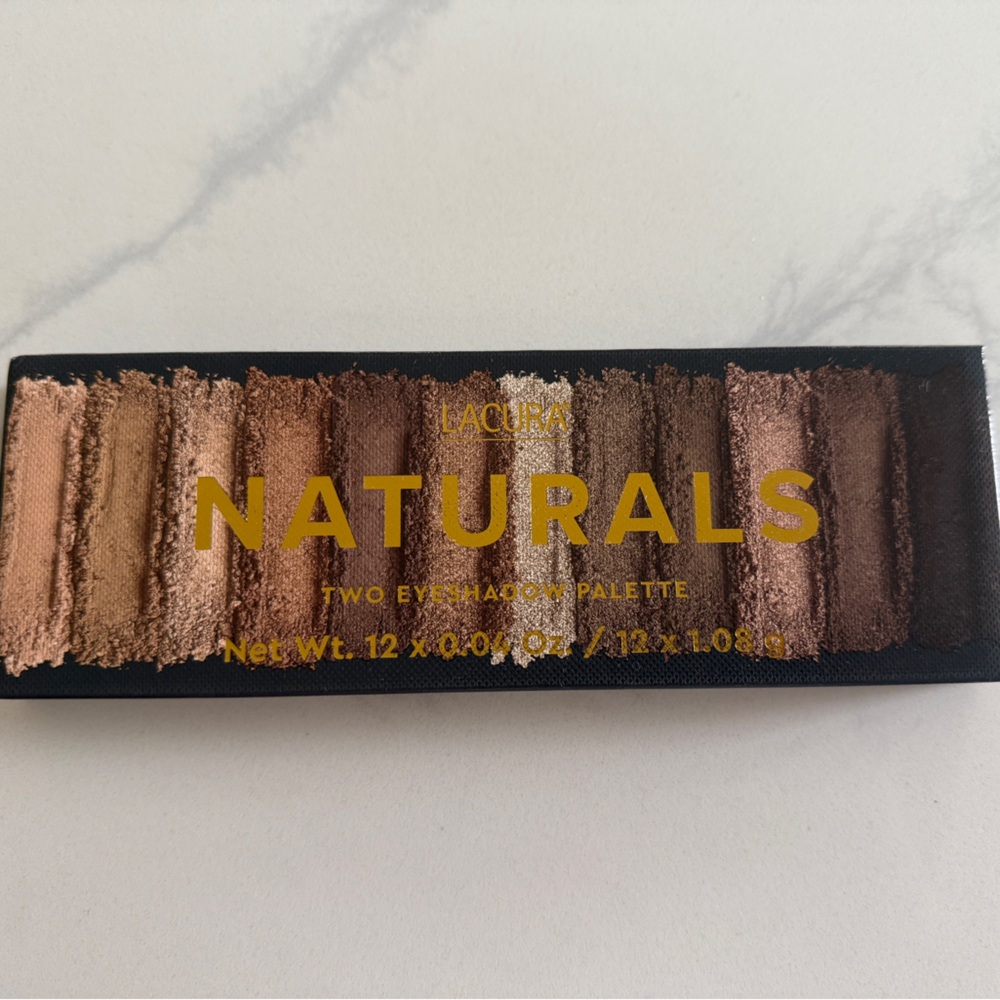 Natural Eyeshadow Palette with Matte and Shimmer Finishes